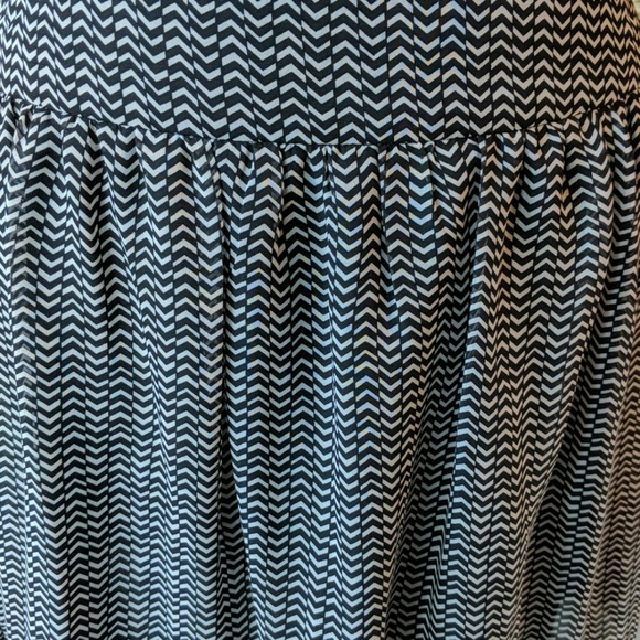 4 for $20🌷Clearance! Gap Skirt - Picture 2 of 8